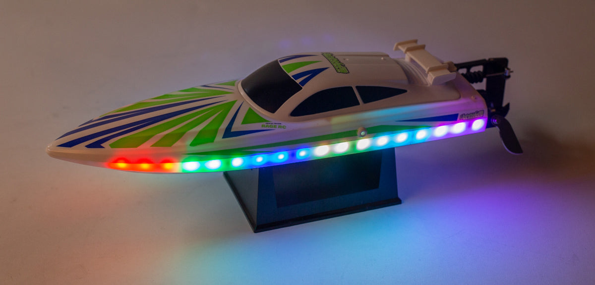 LightWave 400BL RTR Boat