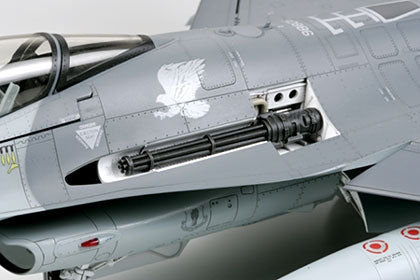 1/32 Lockheed Martin F-16CJ Blk 50